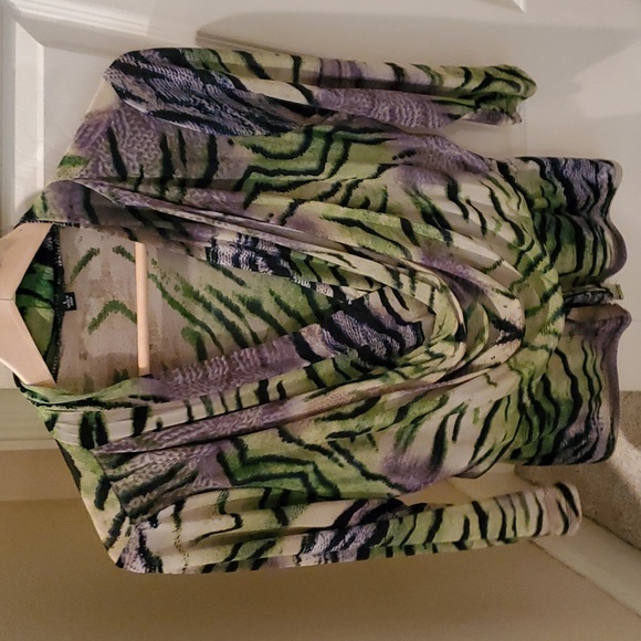 Top - Picture 2 of 4